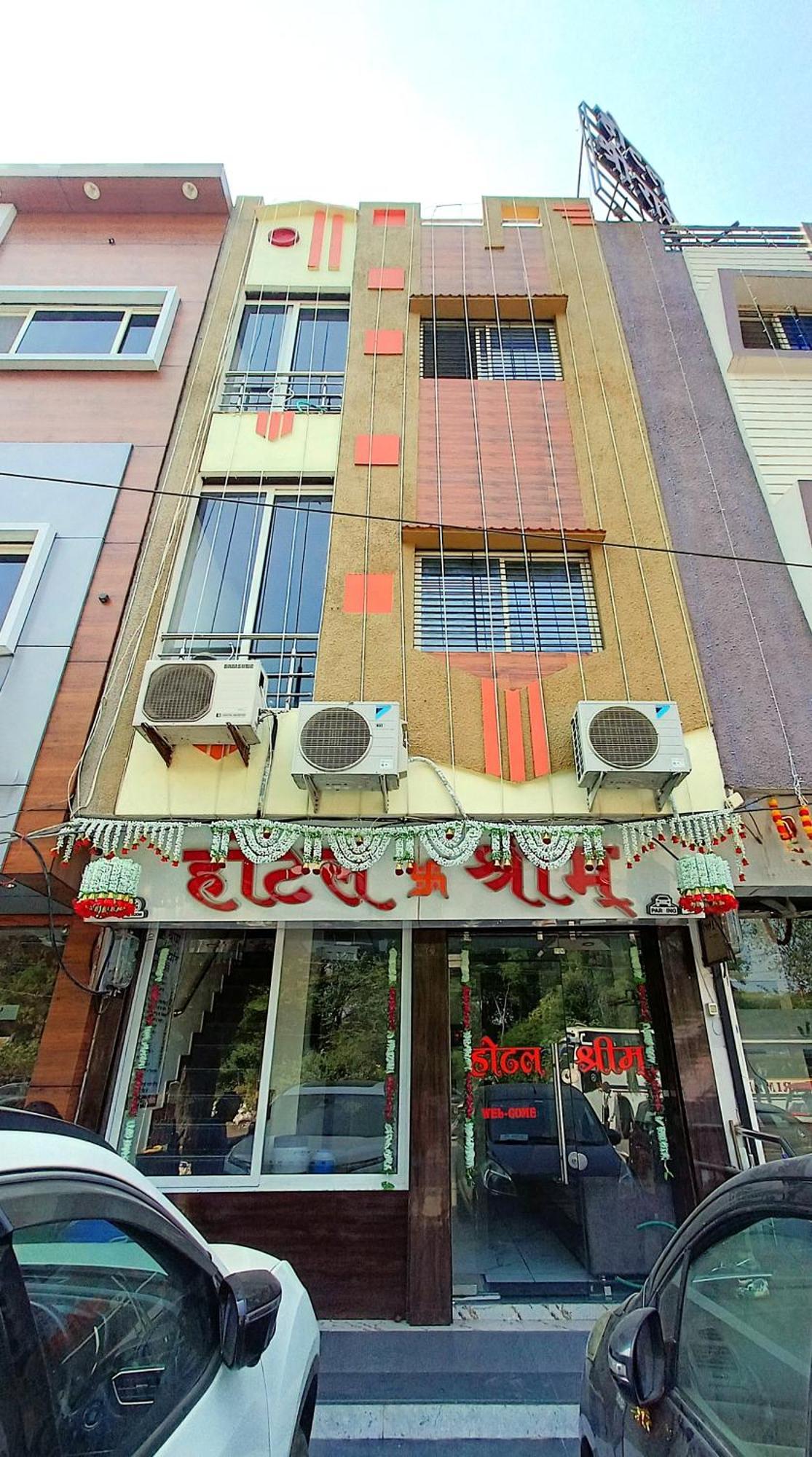 Hotel Shreem Ujjain Buitenkant foto