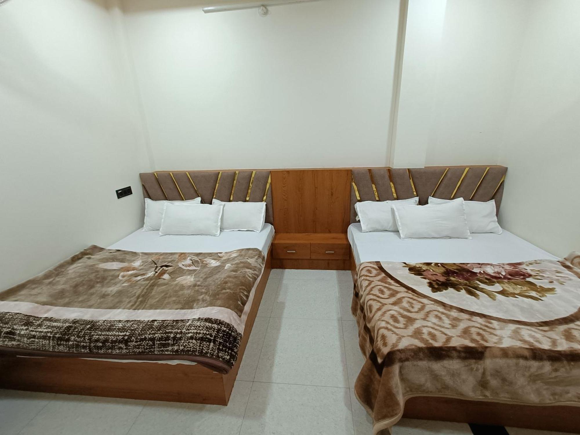 Hotel Shreem Ujjain Buitenkant foto