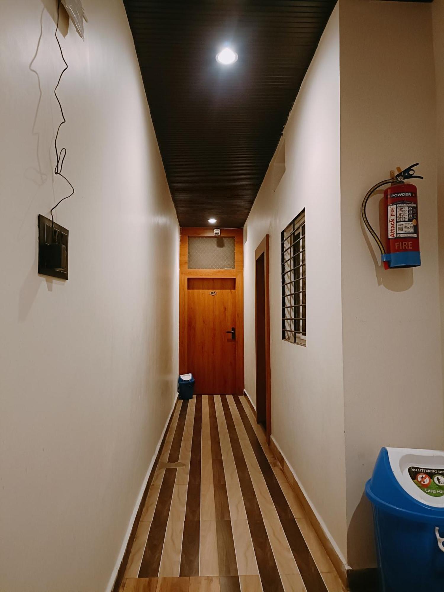 Hotel Shreem Ujjain Buitenkant foto