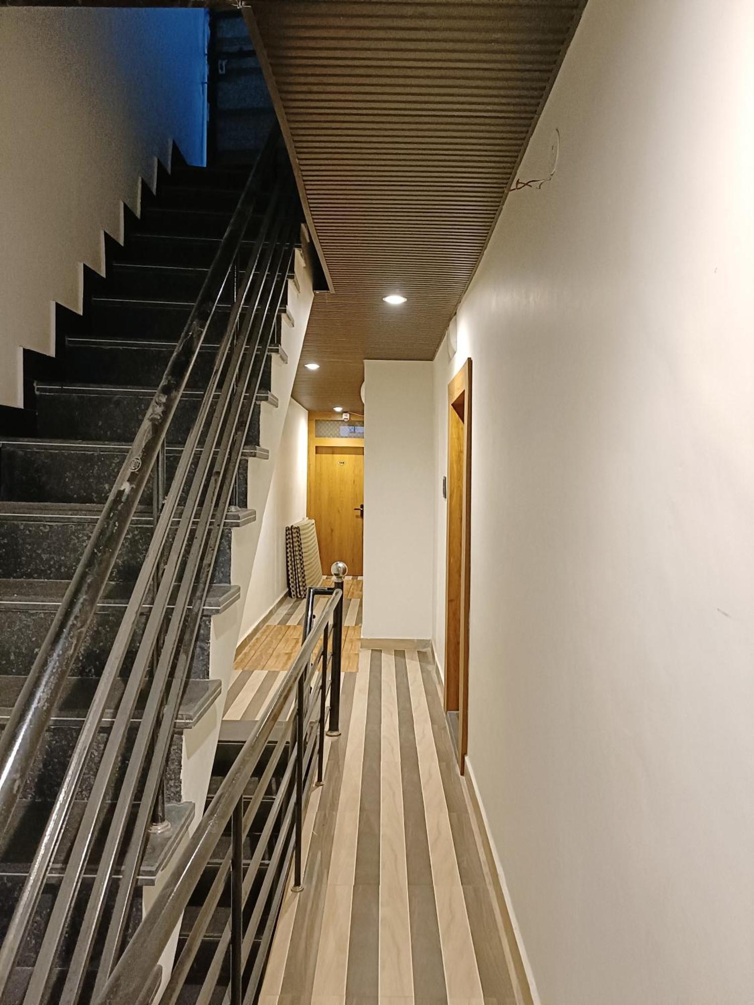 Hotel Shreem Ujjain Buitenkant foto