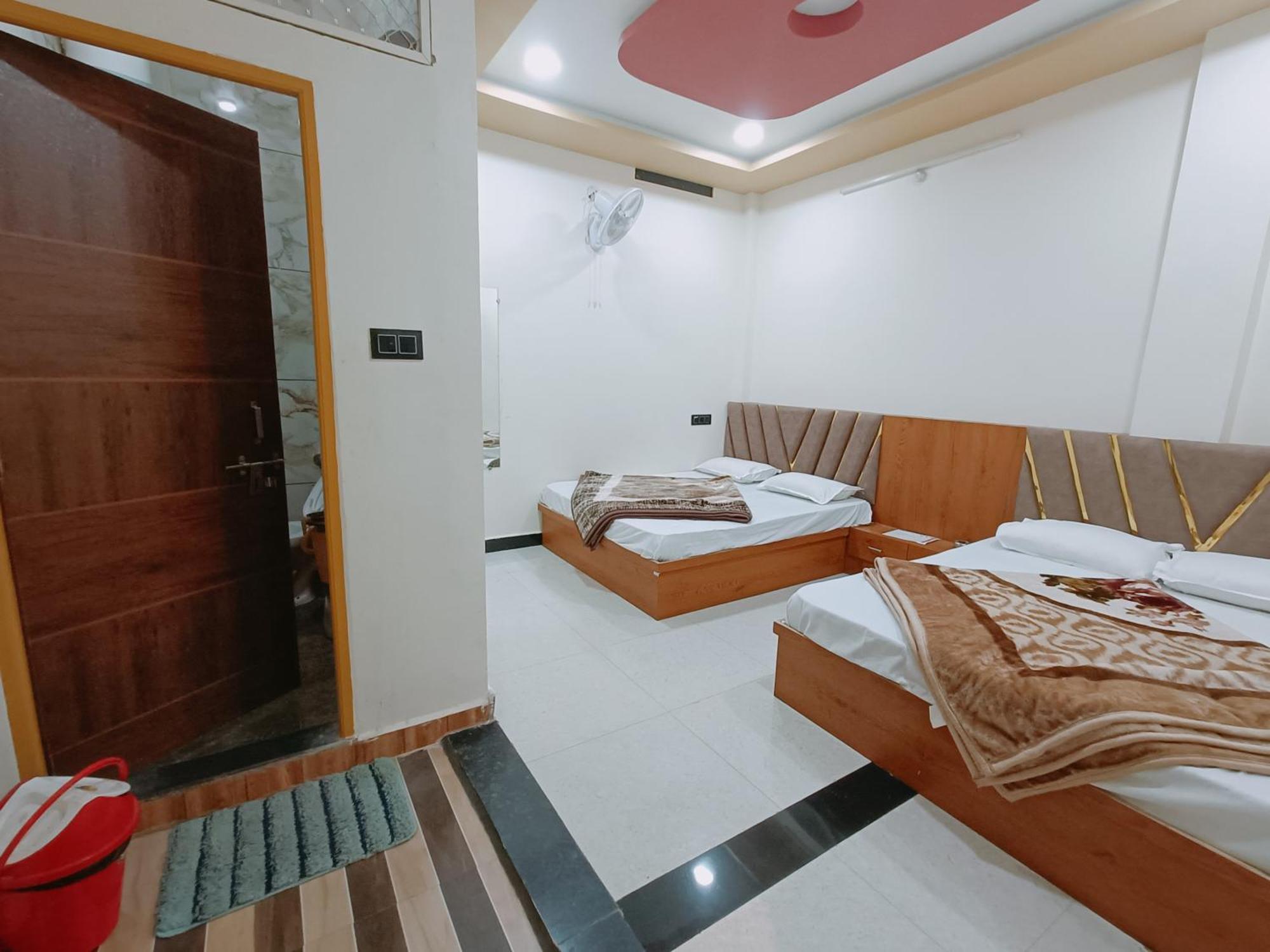 Hotel Shreem Ujjain Buitenkant foto