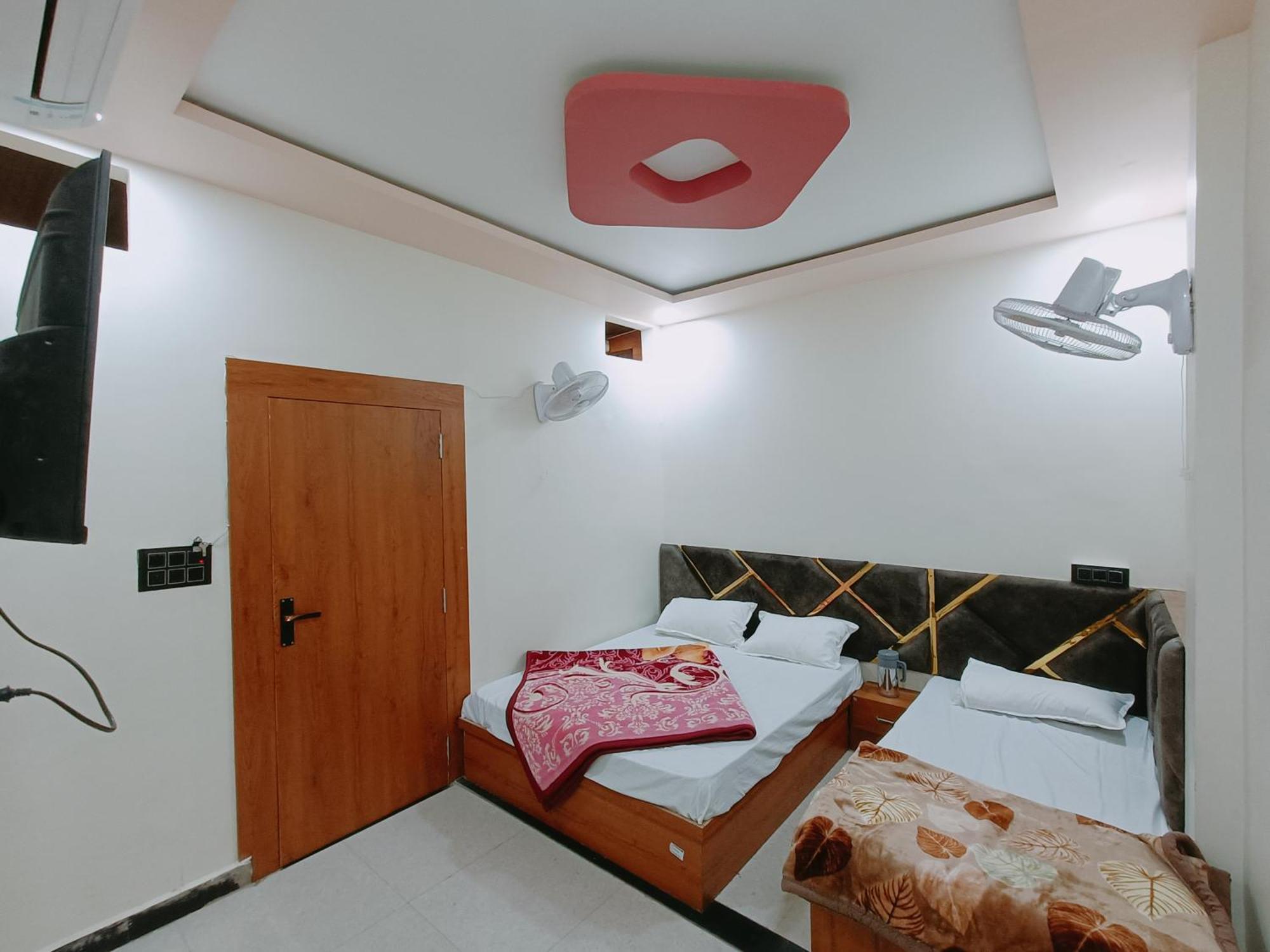 Hotel Shreem Ujjain Buitenkant foto