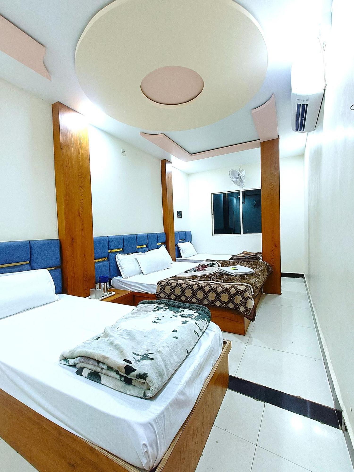Hotel Shreem Ujjain Buitenkant foto