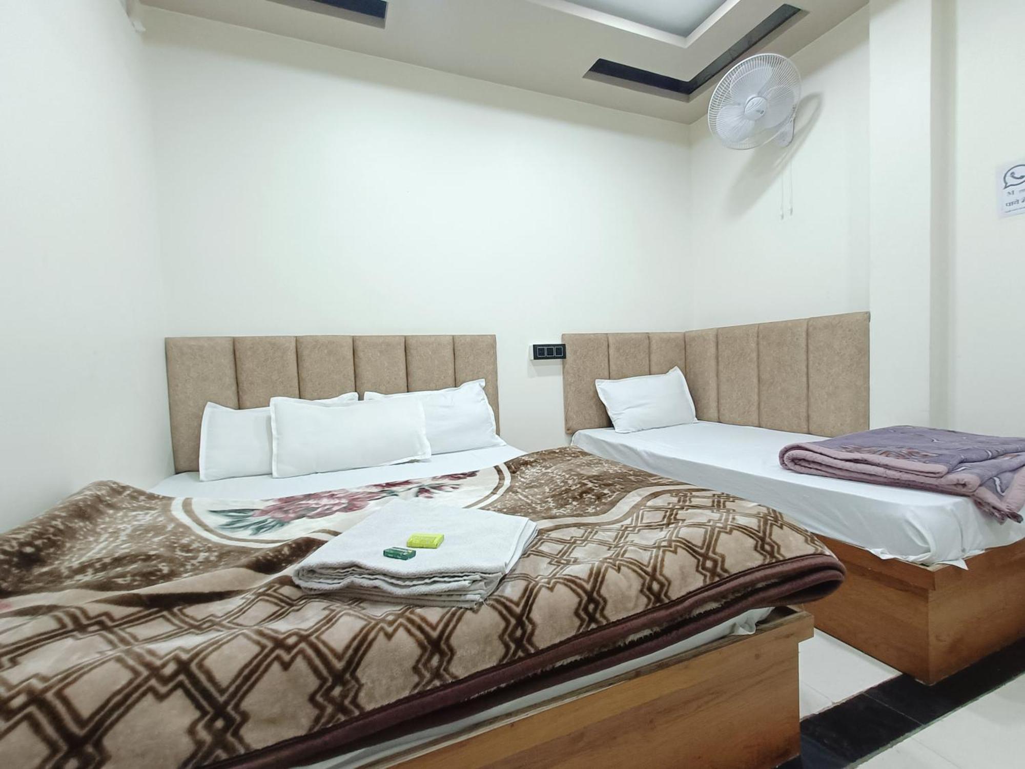 Hotel Shreem Ujjain Kamer foto