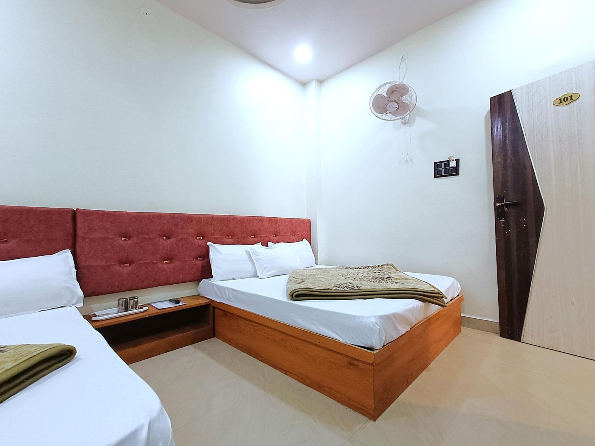 Hotel Shreem Ujjain Buitenkant foto