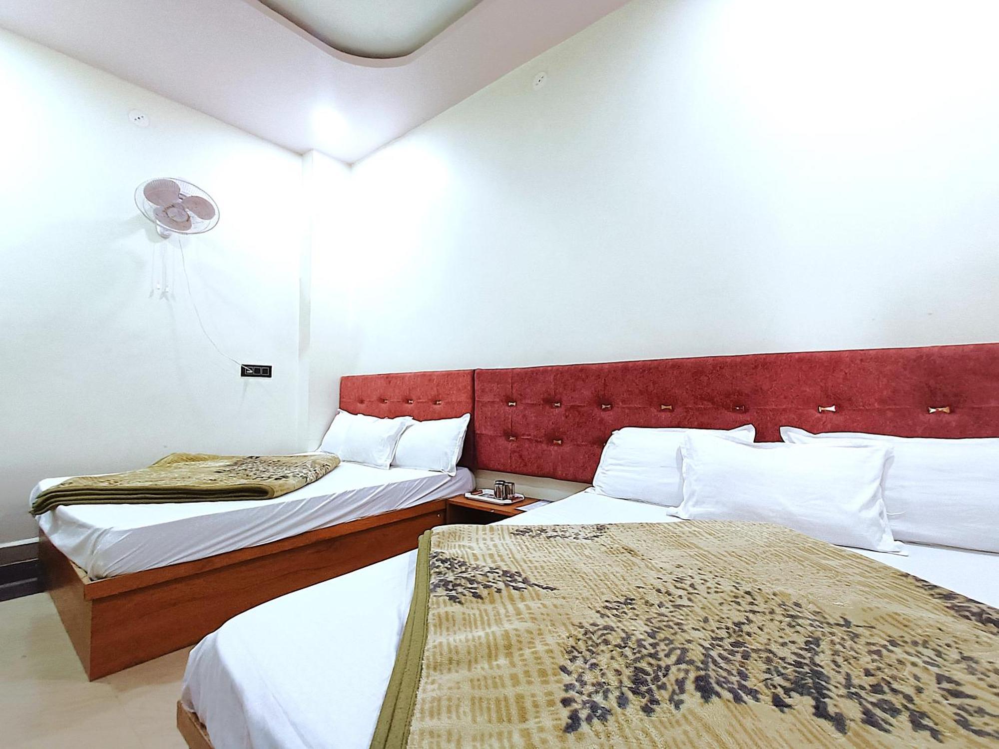 Hotel Shreem Ujjain Buitenkant foto