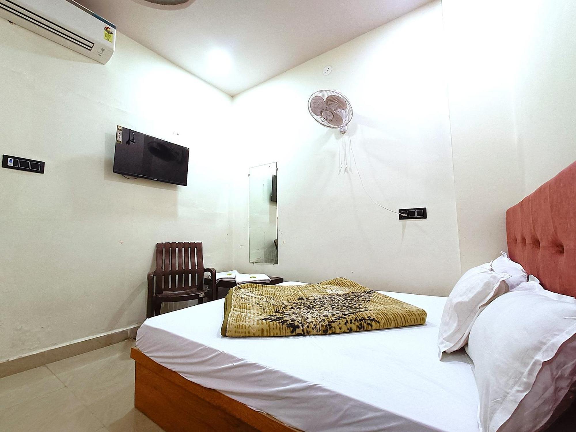 Hotel Shreem Ujjain Buitenkant foto