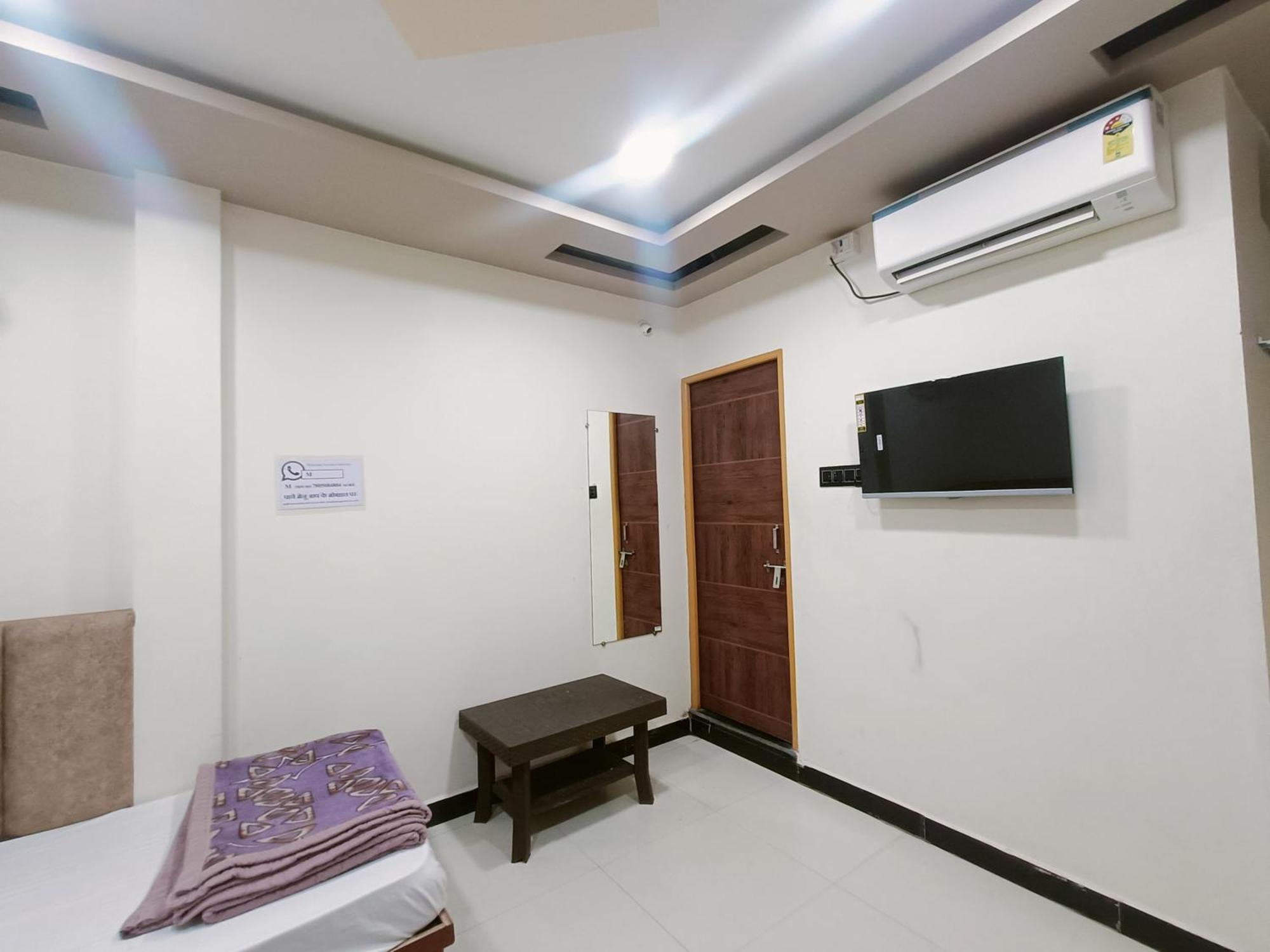 Hotel Shreem Ujjain Buitenkant foto