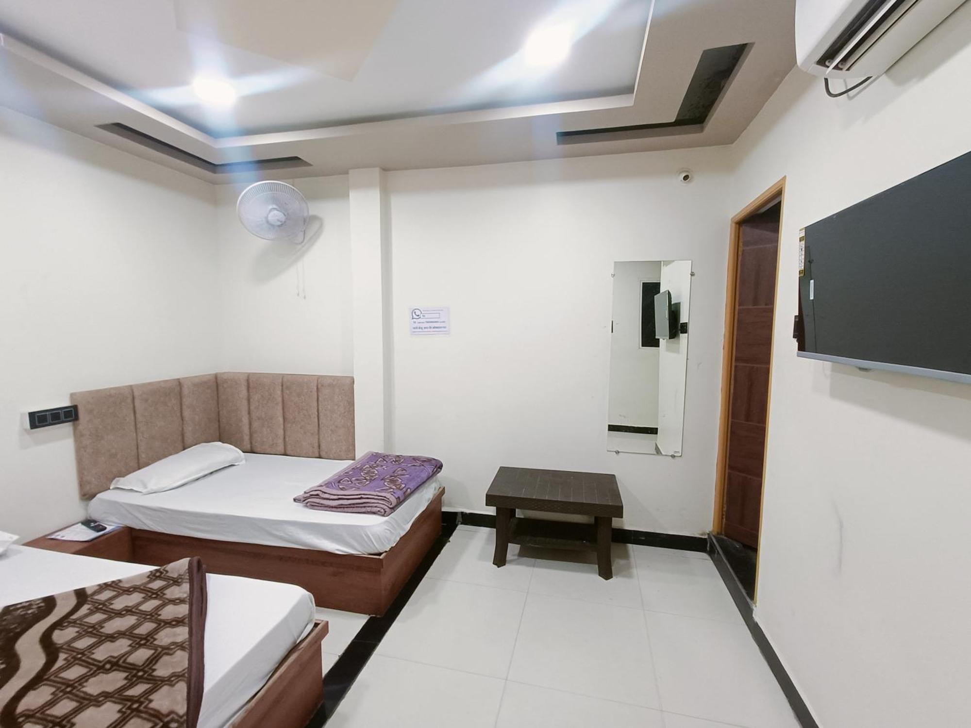 Hotel Shreem Ujjain Buitenkant foto