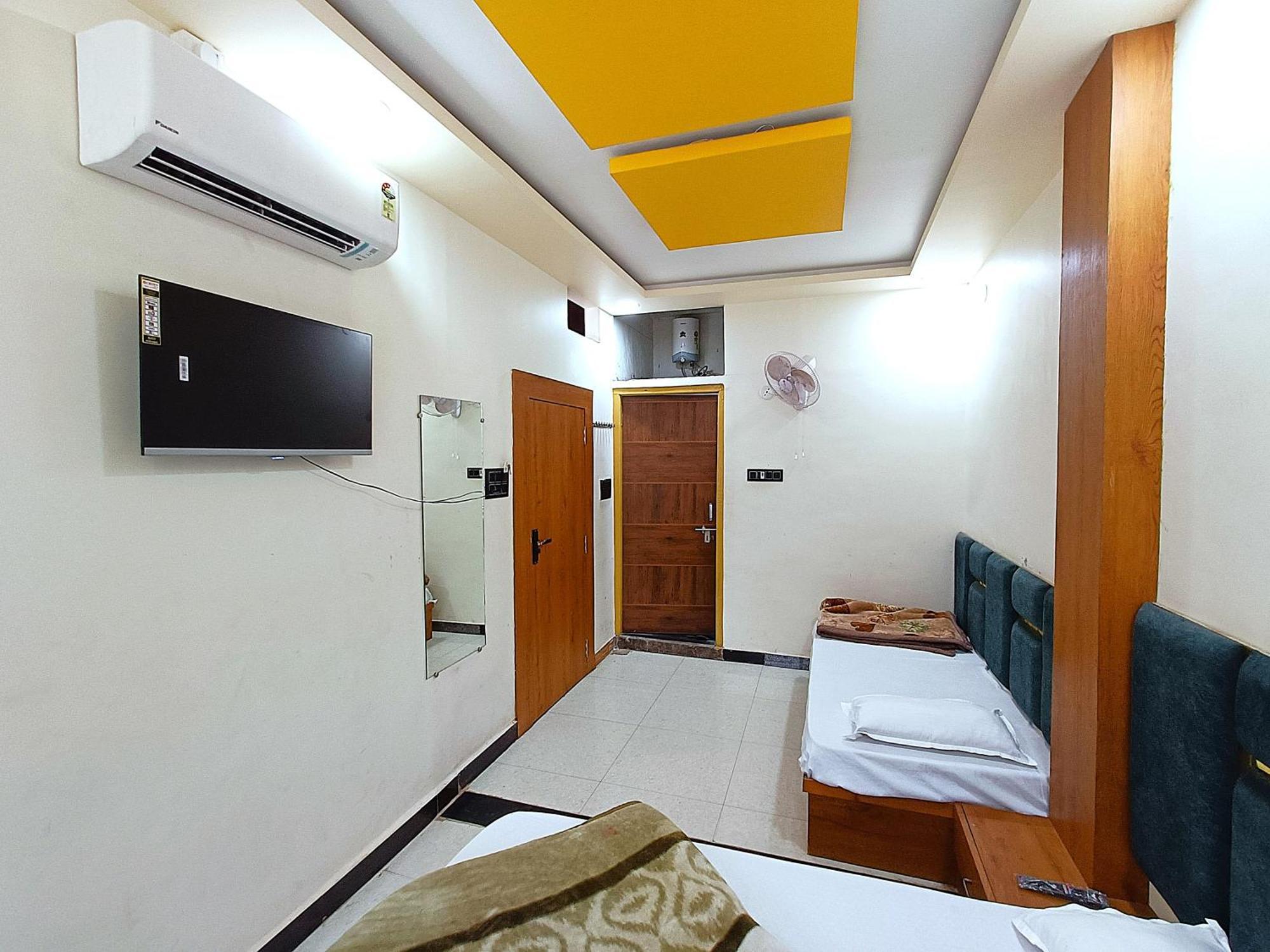 Hotel Shreem Ujjain Buitenkant foto