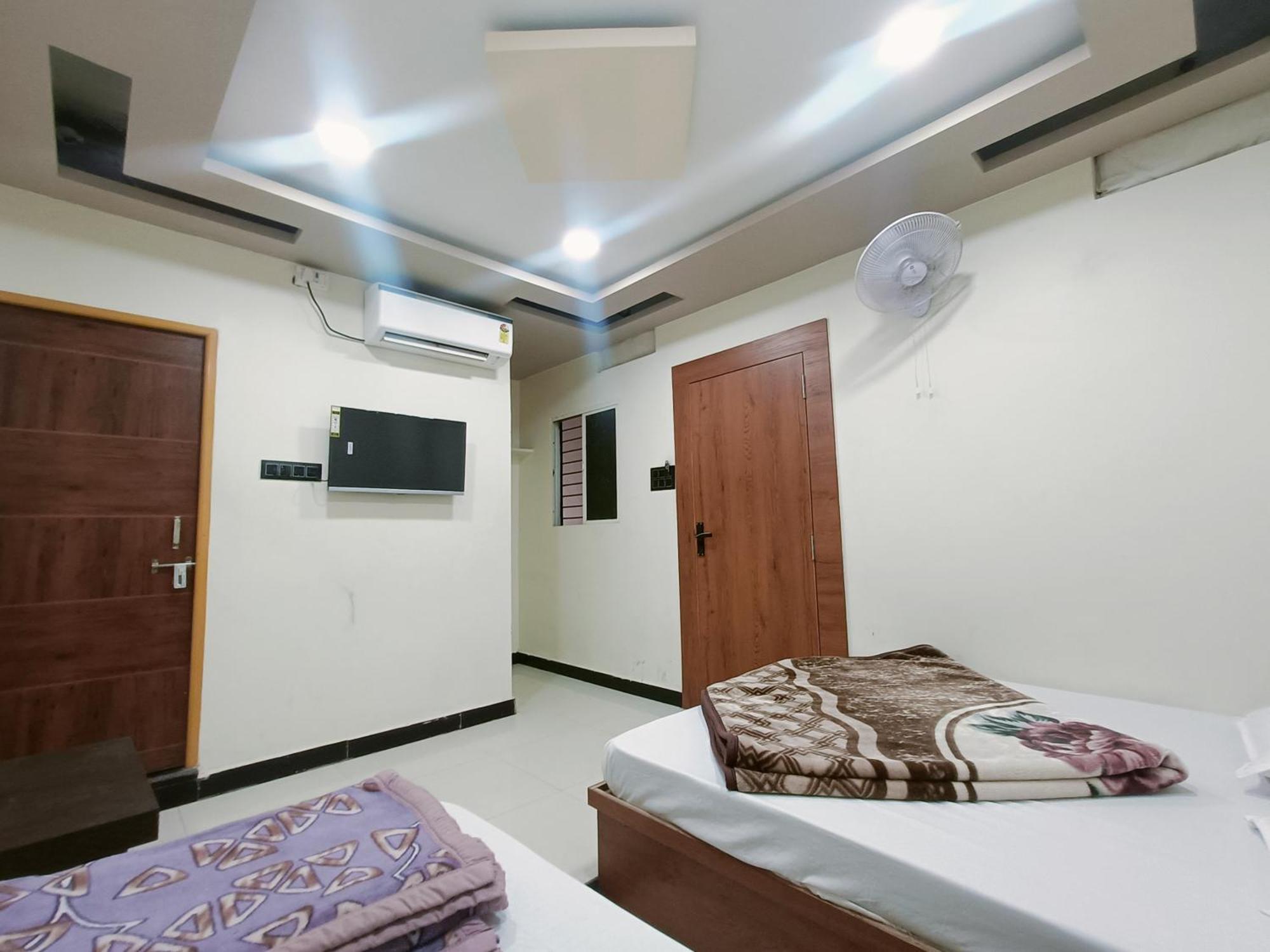 Hotel Shreem Ujjain Buitenkant foto