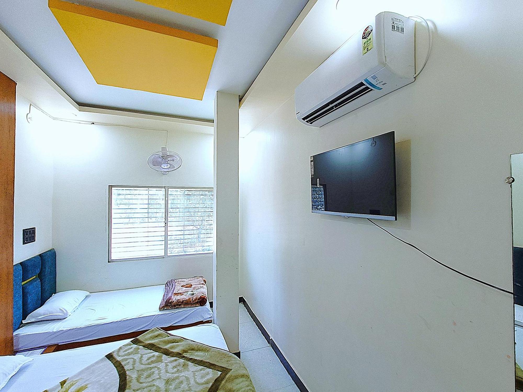 Hotel Shreem Ujjain Buitenkant foto