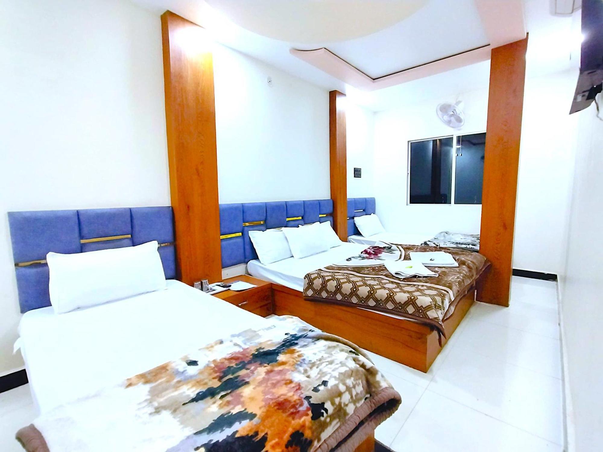 Hotel Shreem Ujjain Buitenkant foto