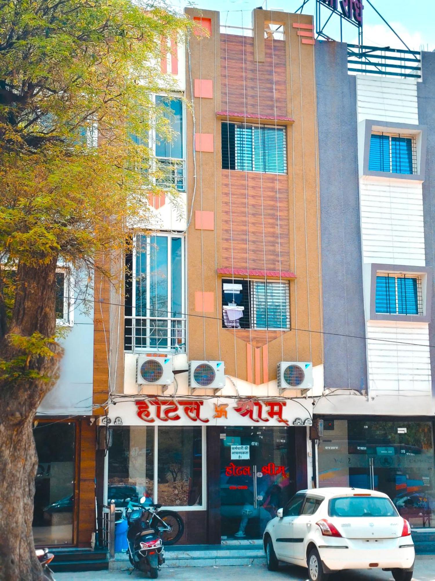 Hotel Shreem Ujjain Buitenkant foto